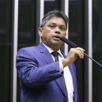 Proposta de Márcio Jerry que proíbe cancelamento de bolsas avança