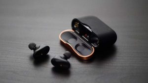 Quer comprar um fone Bluetooth? Veja por que ele pode