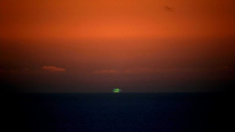 Raio verde: o raro fenômeno óptico que aparece no nascer