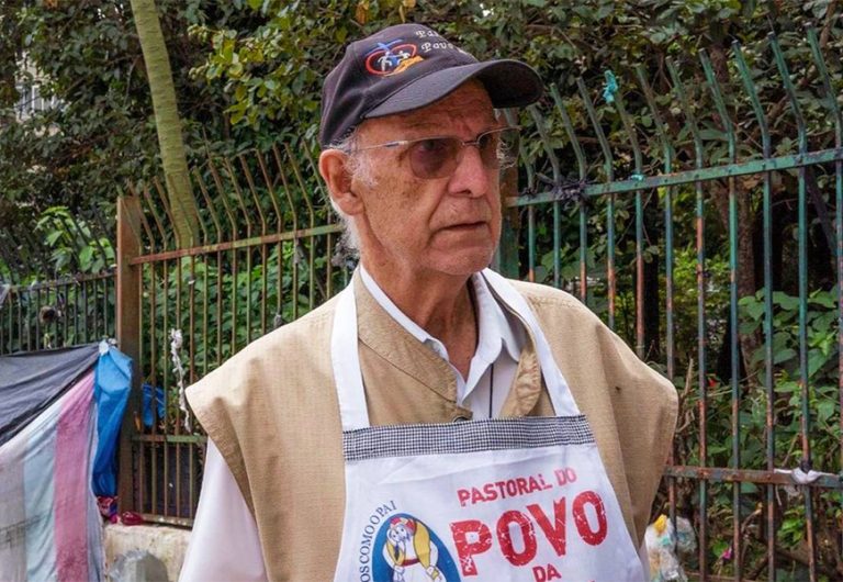 Religiosos e lideranças prestam solidariedade ao padre Júlio Lancellotti