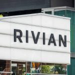 Rivian amplia direção semiautônoma com atualização de software