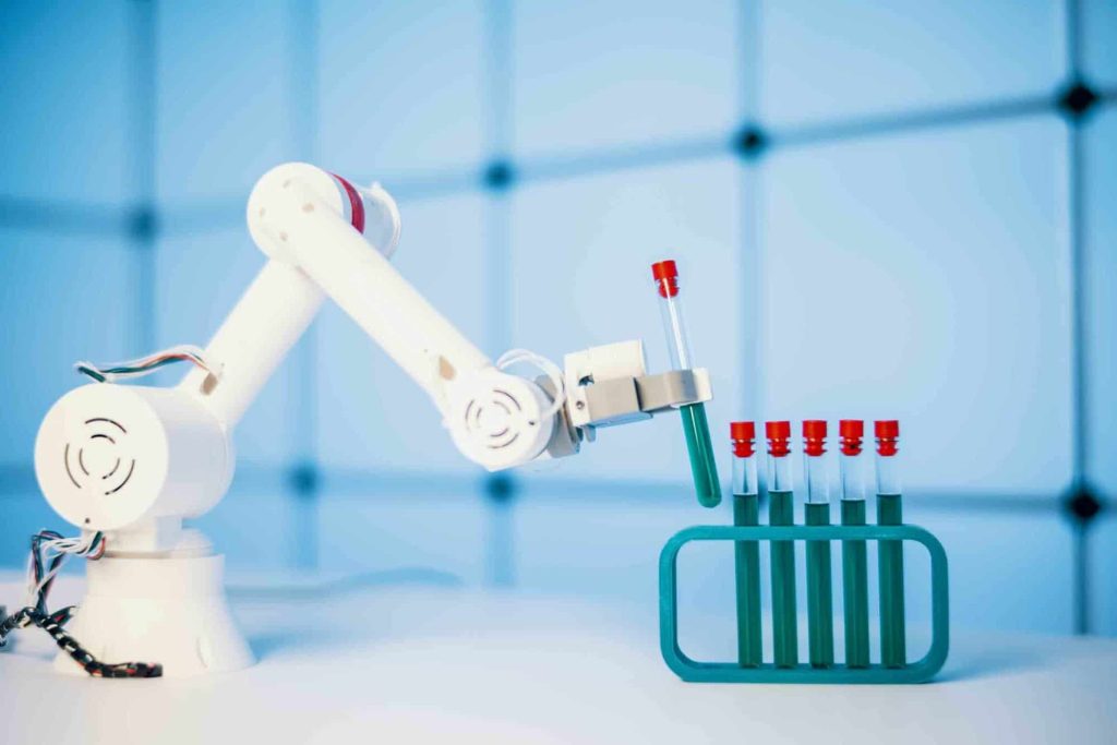 Robôs estão criando antibióticos — em velocidade recorde