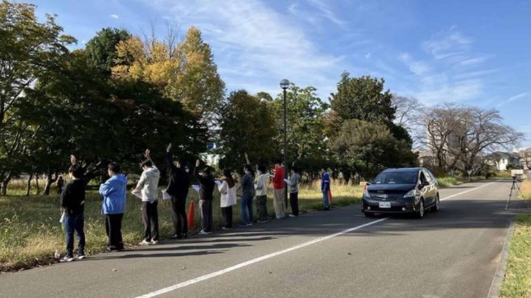 Ruído rosa sob medida pode tornar carros elétricos mais seguros