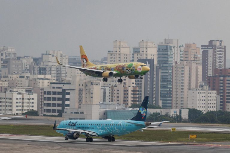 SP tem dia de caos com ventos de 100km/h; aeroporto