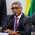 Senador Romário anuncia licença do cargo e suplente assume vaga