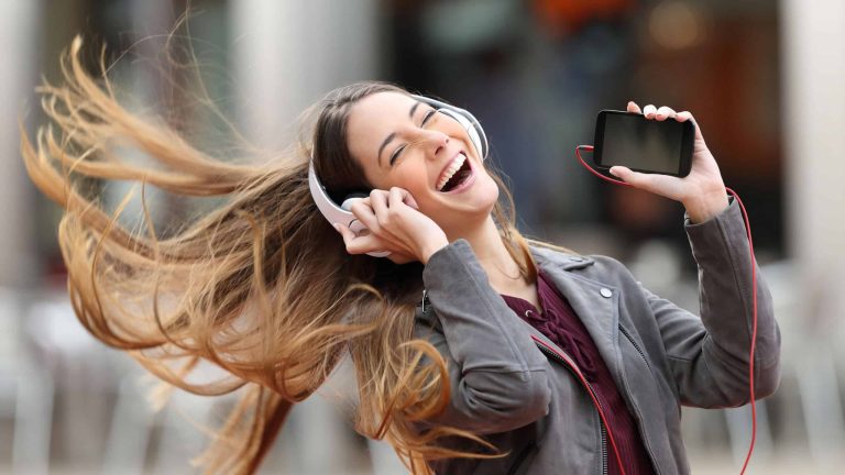 Som do celular baixo? Veja 6 ajustes que melhoram o