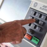 TSE inicia testes de segurança em urnas eletrônicas para as
