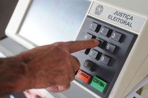 TSE inicia testes de segurança em urnas eletrônicas para as