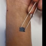 Tatuagem eletrônica monitora a saúde em tempo real