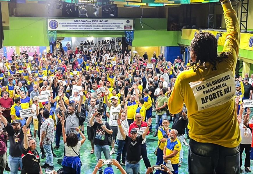 Trabalhadores dos Correios aprovam greve em defesa de direitos