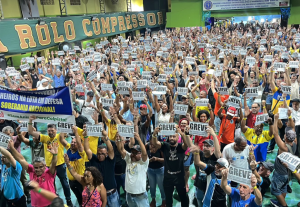 Trabalhadores dos Correios rejeitam proposta e mantêm greve