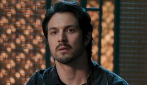 Três Graças: Paulinho recebe ordem misteriosa após descobrir mentira