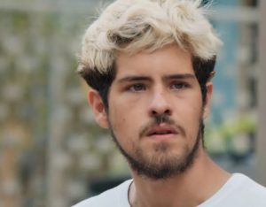 Três Graças: Raul faz a casa de Samira cair e