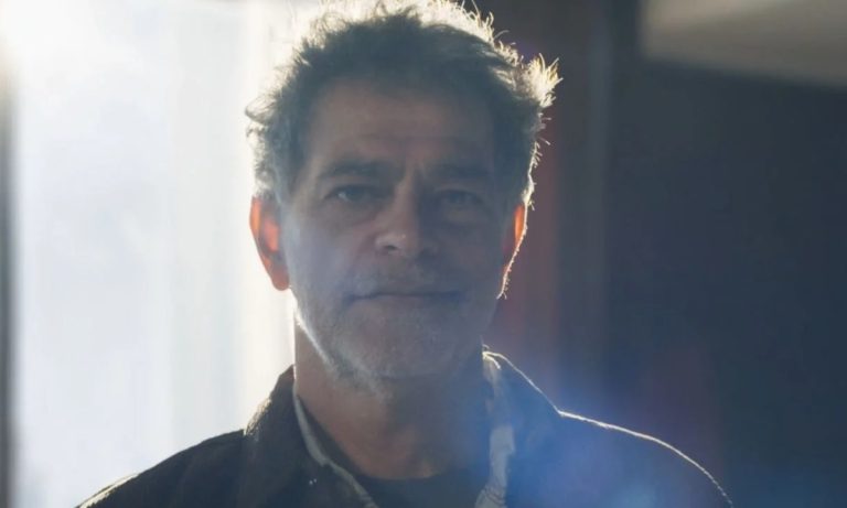 Três Graças: Rogério abandona plano e toma atitude desesperada