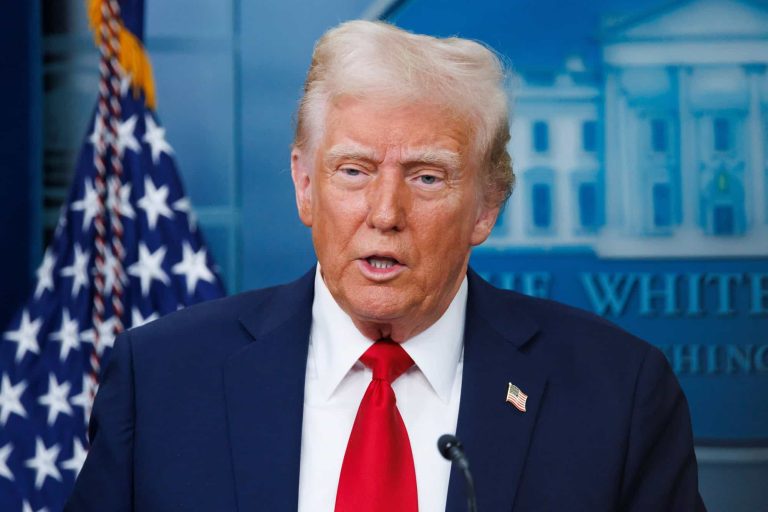 Trump mira ‘superioridade’ no espaço com plano de volta à