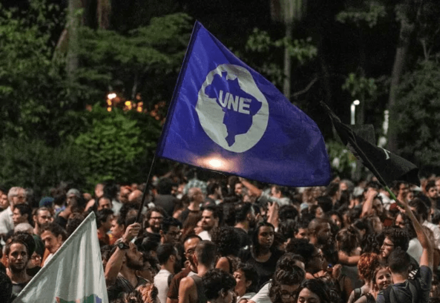 UNE repudia corte na verba da Educação aprovado no Congresso: