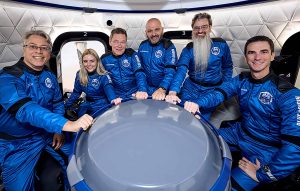 Veja imagens de cadeirante no Espaço pela primeira vez na