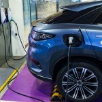 Vídeo mostra carregamento de carro elétrico da BYD em velocidade