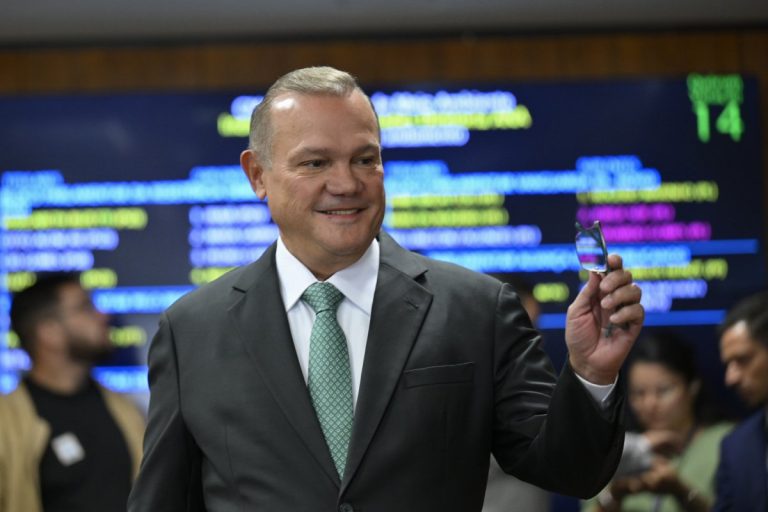 Wellington Fagundes lidera pesquisa ao governo do Mato Grosso