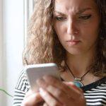 ‘Isca de raiva’ das redes sociais é eleita termo do