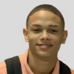 Adolescente é morto com tiro no rosto ao abrir portão