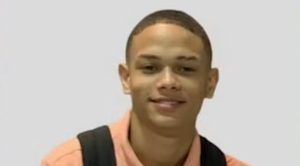 Adolescente é morto com tiro no rosto ao abrir portão