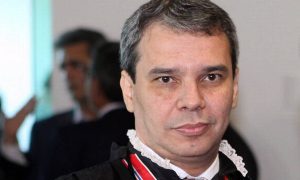 Advogado da Petrobras ganha força para assumir Ministério da Justiça