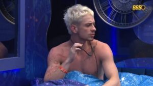 BBB 26: Juliano Floss leva estalecada, briga com a produção