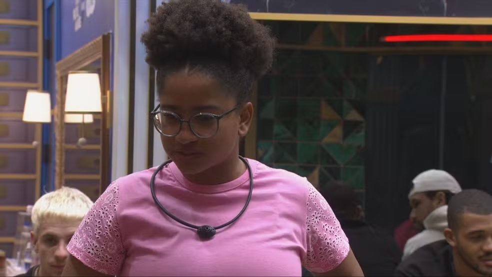 BBB 26: Milena reage a emoji de alvo no Queridômetro