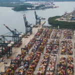 Balança comercial fluminense fecha 2025 com superávit histórico de US$