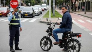 Bicicleta elétrica precisa de CNH e placa em 2026? Entenda