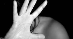 Brasil registra recorde de feminicídios e soma 1.470 vítimas em