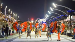Carnaval de Encarnación celebra 100 anos a 280 km da