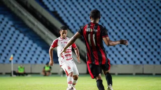 Com gols no fim, Moto bate Imperatriz e garante classificação