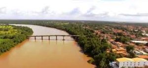 Corpo com sinais de violência é encontrado boiando no rio