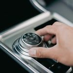 Detran-SP libera carros automáticos na prova e dá adeus ao