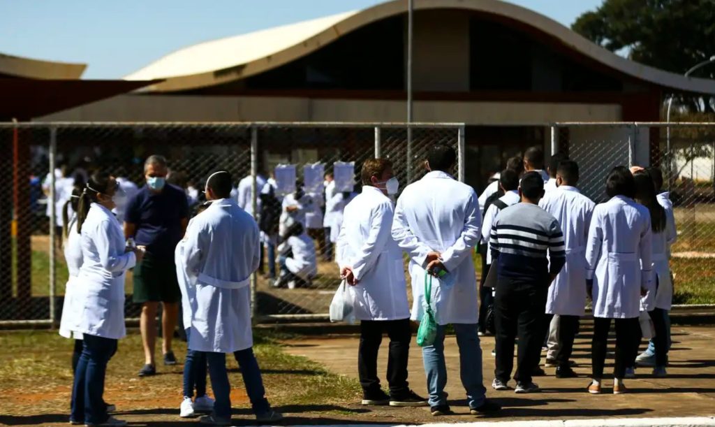 Duas faculdades de SC estão entre as piores no curso