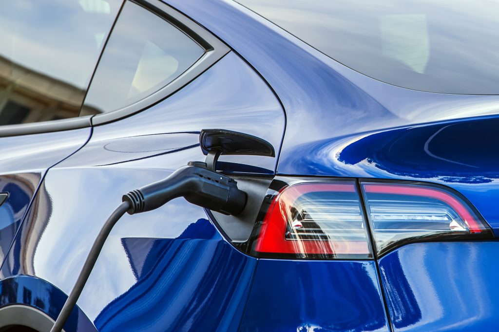 Eletrificados somam 223,9 mil vendas em 2025 e crescem 26%