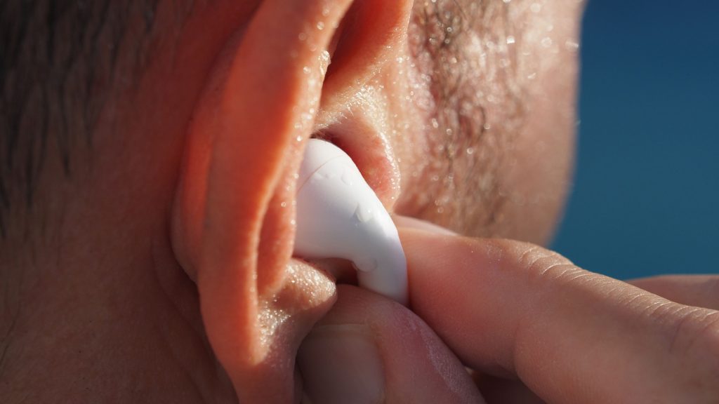 Fones Bluetooth e problemas na tireoide: mito, risco ou exagero?