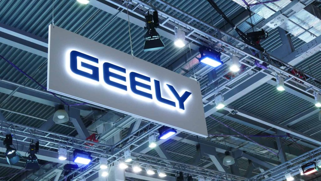 Geely avança em bateria de estado sólido e prevê testes