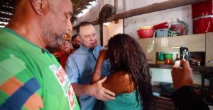 Governador visita família de crianças desaparecidas em Bacabal e reforça