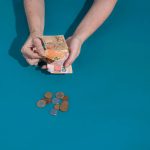 Inflação fecha 2025 em 4,26% e fica abaixo do teto