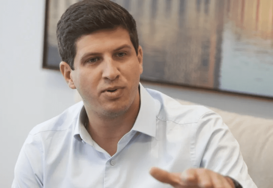 João Campos repudia espionagem contra secretário do Recife: “não tolero