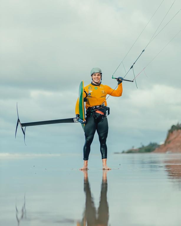 Kitesurfista Bruno Lobo abre temporada 2026 com foco em Los