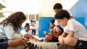 Lei de restrição ao uso de celular nas escolas terá