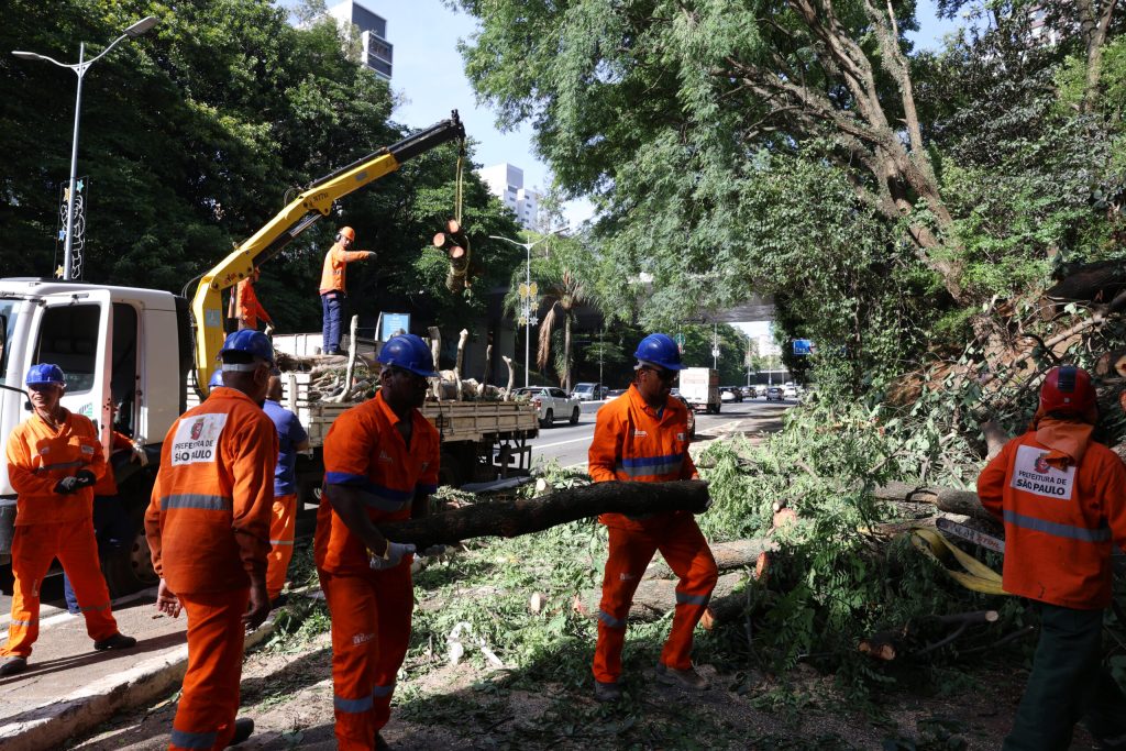 Lula determina investigação de órgãos federais das falhas da Enel