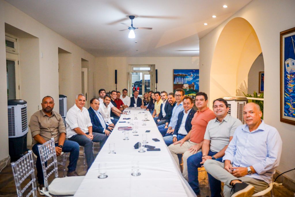 Mais de 10 partidos declaram apoio a Orleans Brandão como