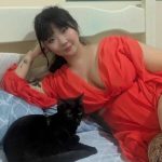 “Me senti violada”: cantora denuncia imagens nuas criadas por IA