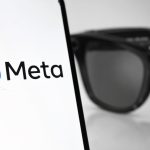 Meta suspende lançamento global dos óculos Ray-Ban