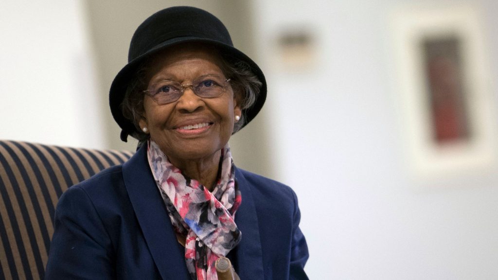 Morre Gladys West, matemática considerada a ‘mãe do GPS’, aos